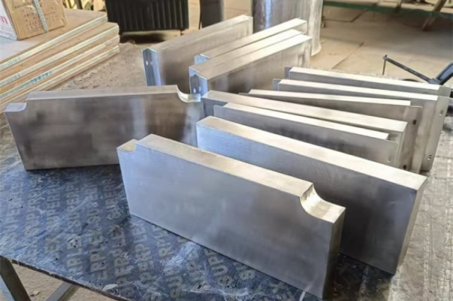 丽江不锈钢包铅件